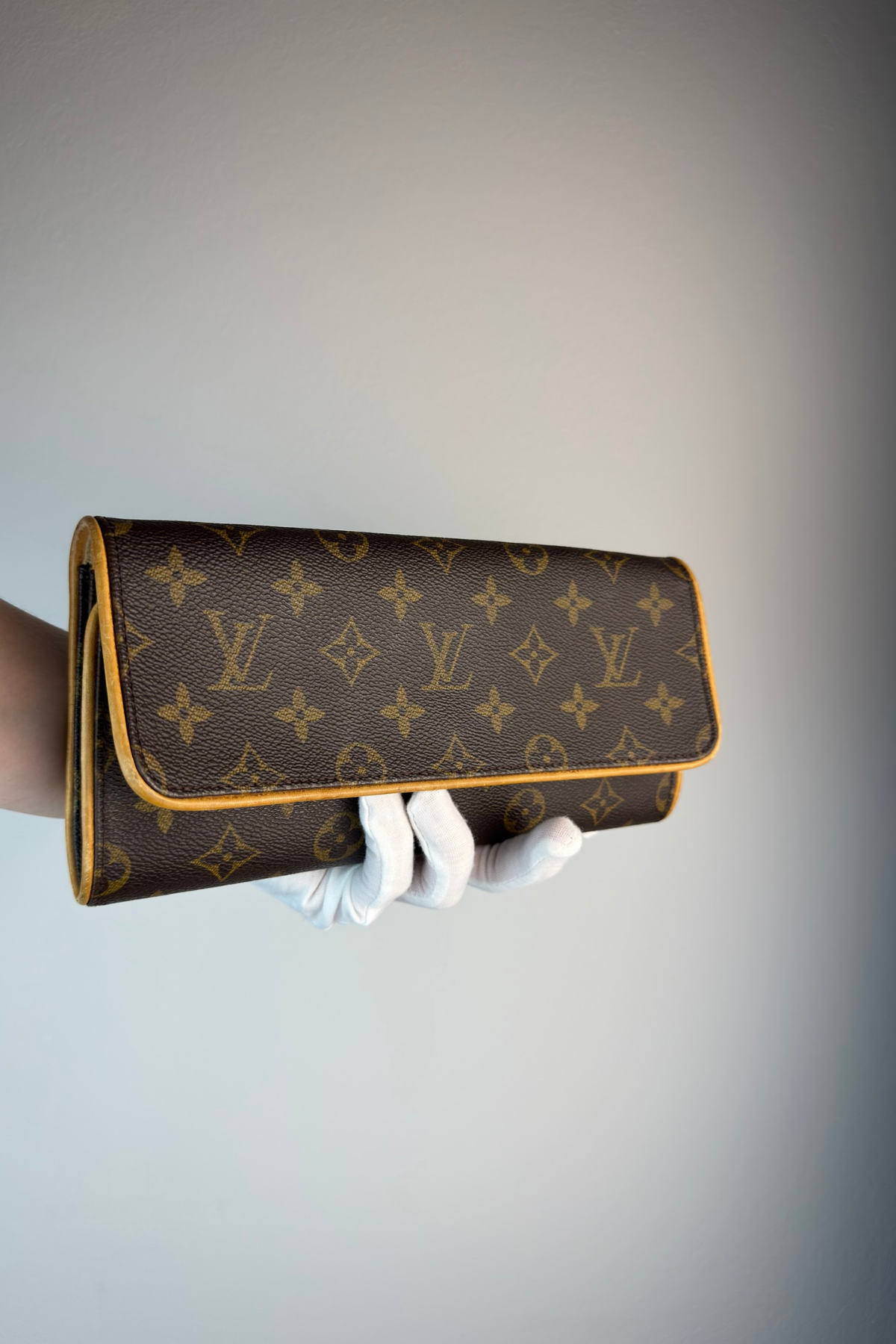 Louis Vuitton Monogram Pochette Twin GM