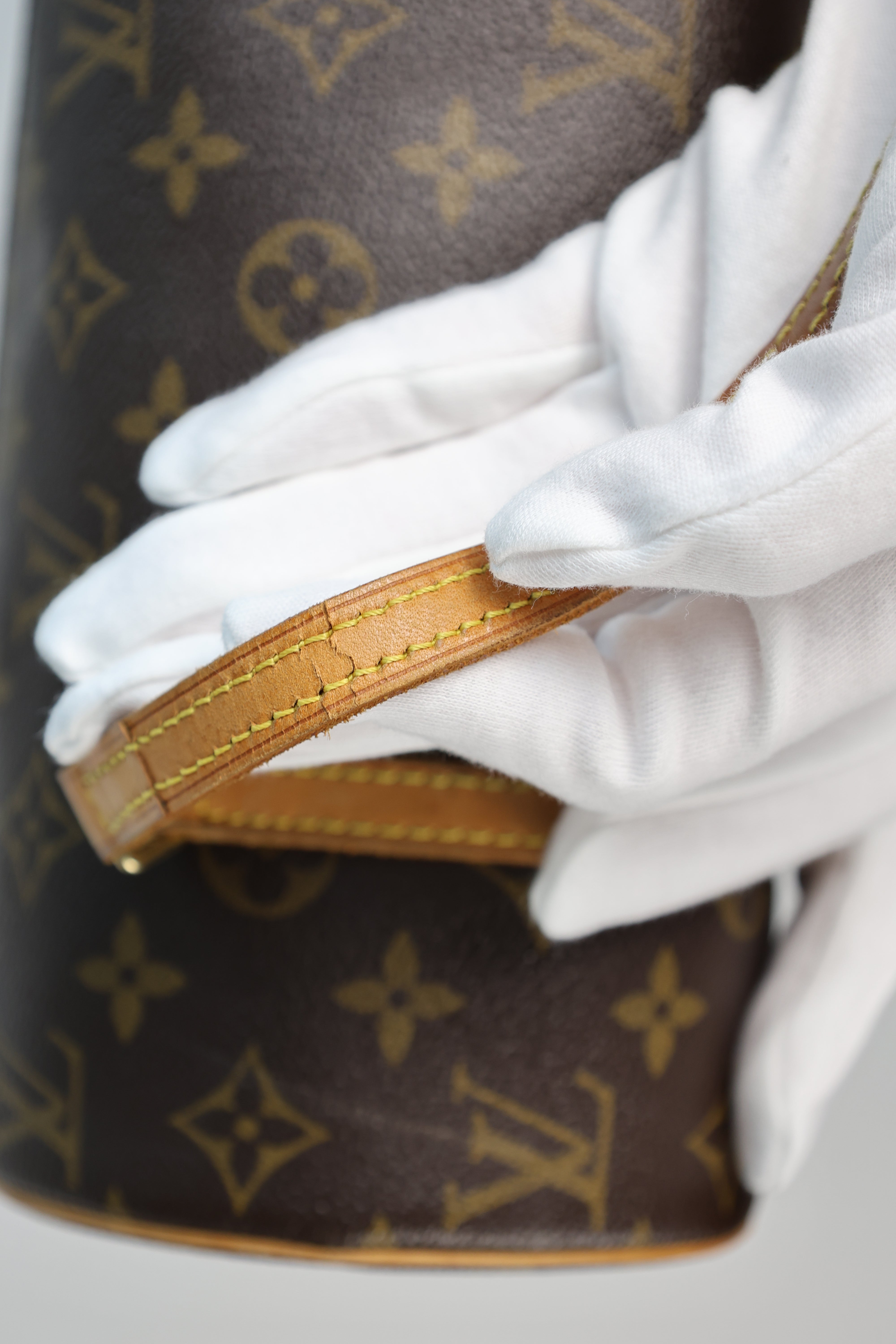 Louis Vuitton Papillon 26