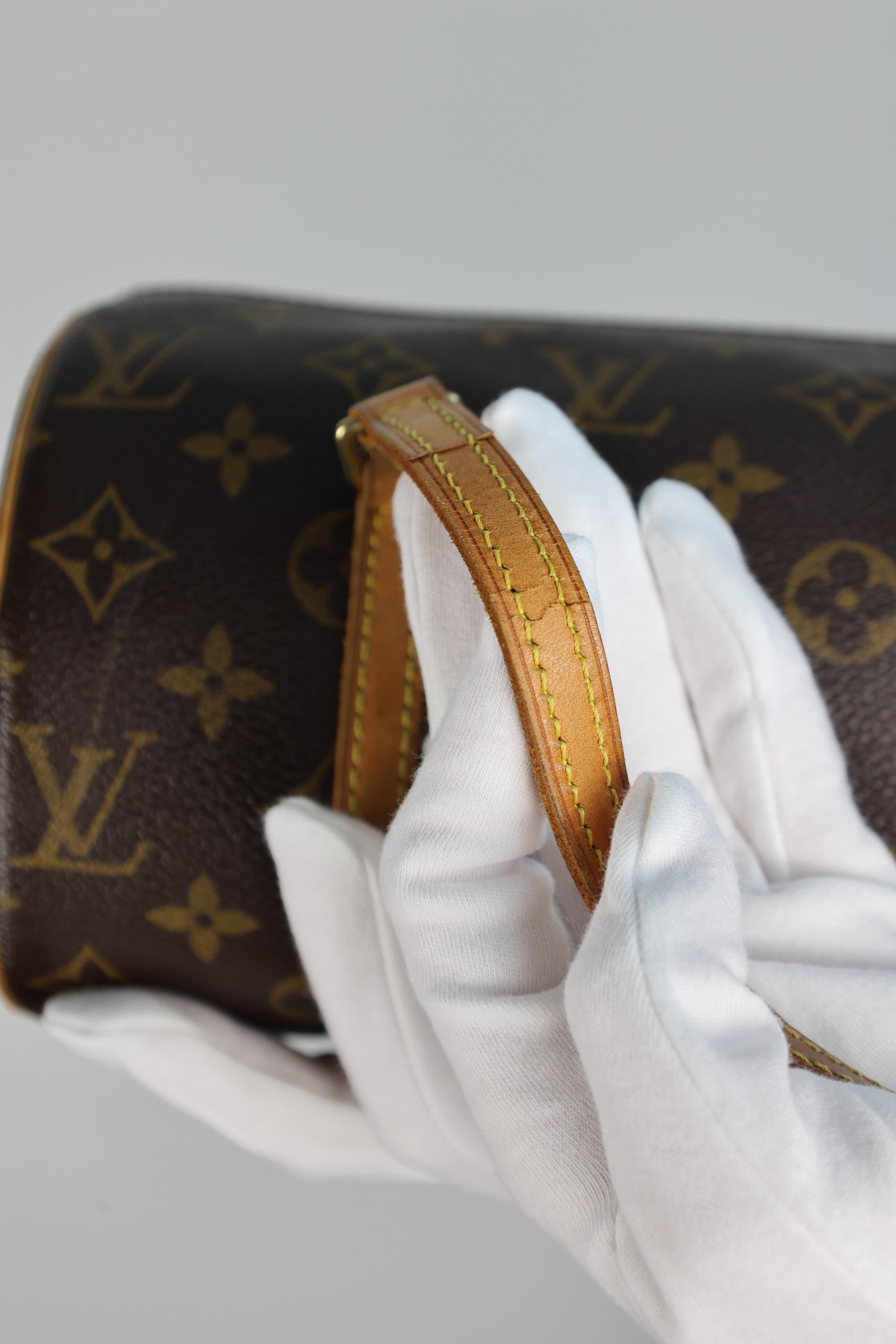 Louis Vuitton Papillon 26